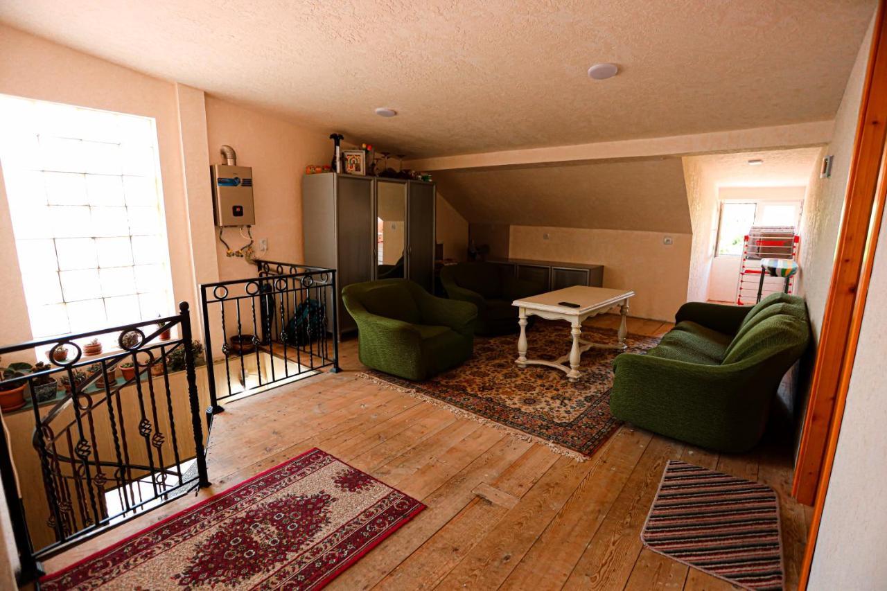 Guesthouse Gua 쿠타이시 외부 사진