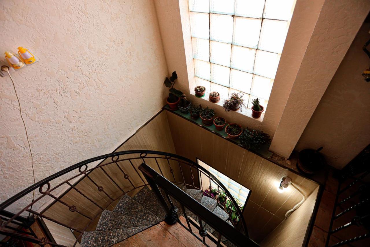 Guesthouse Gua 쿠타이시 외부 사진